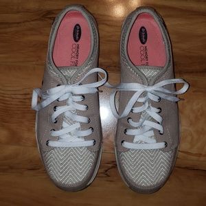 Like-new Dr. Scholl's memory foam canvas sneakers